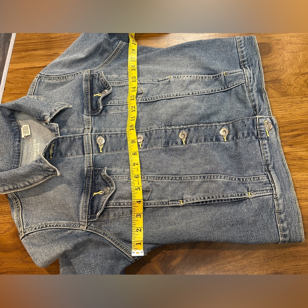 Levi’s Denizen Button Up Cropped Blue Denim Trucker Jacket Women’s Size Medium - Picture 4 of 12